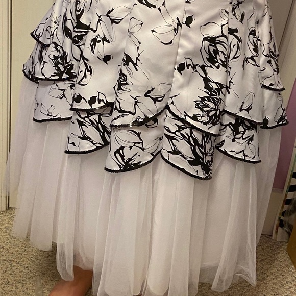 White Floral Corset Dress - Picture 2 of 2